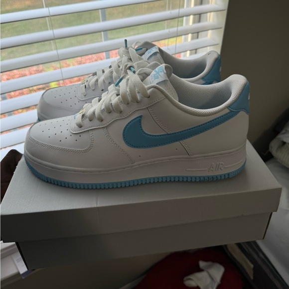 Nike Air Force 1 - Picture 1 of 9